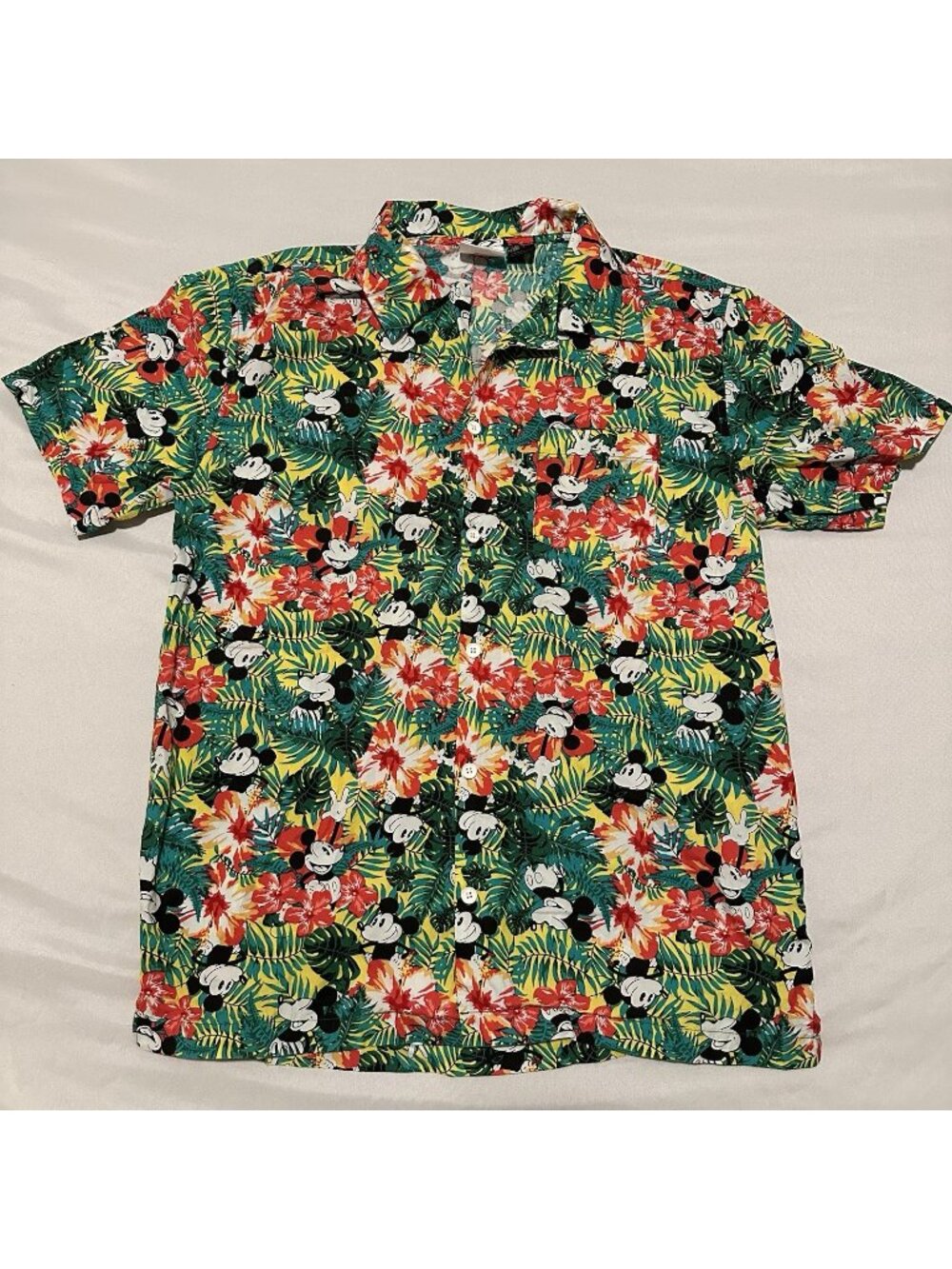 Disney Hawaiian Shirt Mens M Mickey Mouse Hibiscus Short Sleeve Button Up Floral